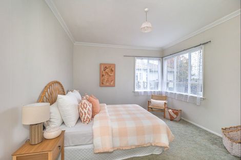 Photo of property in 1 Quinn Road, Levin, 5510