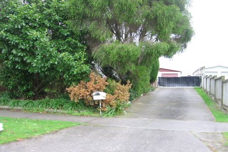 Photo of property in 11 Lyndale Place, Kelvin Grove, Palmerston North, 4414