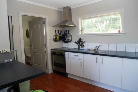 Photo of property in 15 Poneke Drive, Waikanae, 5036