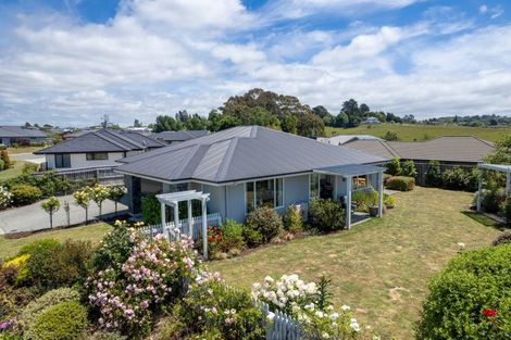 Photo of property in 2 Les Wakefield Road, Mapua, 7005