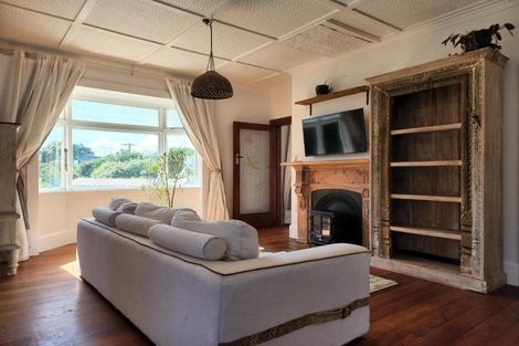 Photo of property in 20 Mcfarlane Street, Oakura, 4314