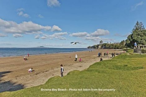 Photo of property in 2c/7-11 Bute Road, Browns Bay, Auckland, 0630