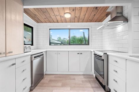 Photo of property in 12 Waitawa Place, Lynmore, Rotorua, 3010