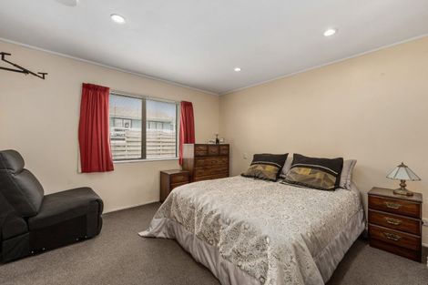 Photo of property in 28 Kentucky Way, Awapuni, Palmerston North, 4412