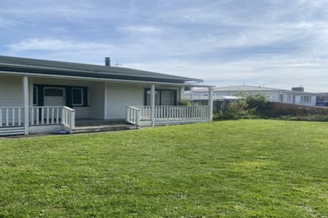 Photo of property in 16 Botanical Road, Takaro, Palmerston North, 4412