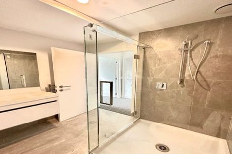 Photo of property in 4/8 Valron Road, Te Atatu South, Auckland, 0602