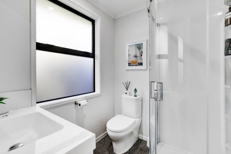 Photo of property in 93e Clemow Road, Fitzroy, New Plymouth, 4312