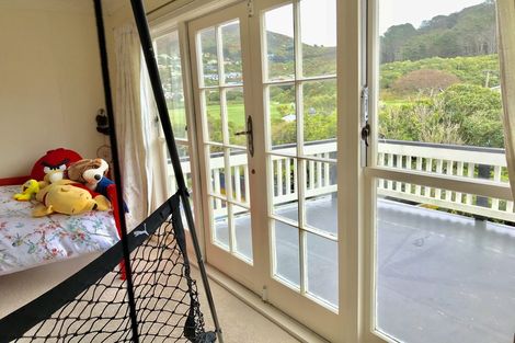 Photo of property in 16 Fernlea Avenue, Karori, Wellington, 6012