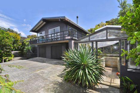 Photo of property in 17 Wonderview Road, Leigh, 0985