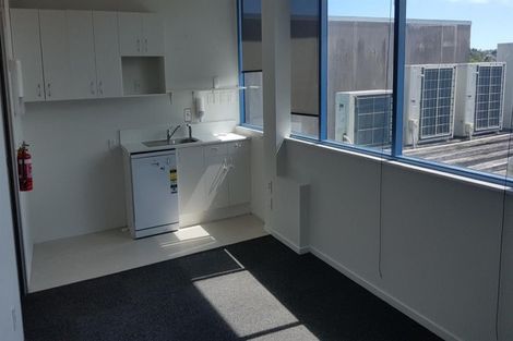 Photo of property in 2/4 Meadowland Drive, Somerville, Auckland, 2014