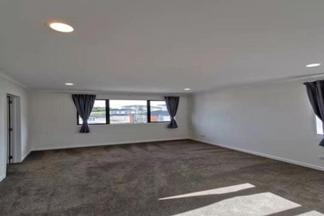 Photo of property in 15 Para Close, Fairview Heights, Auckland, 0632