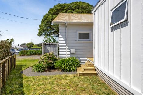 Photo of property in 63 Brois Street, Frankleigh Park, New Plymouth, 4310
