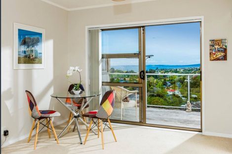 Photo of property in 1/819 East Coast Road, Northcross, Auckland, 0630
