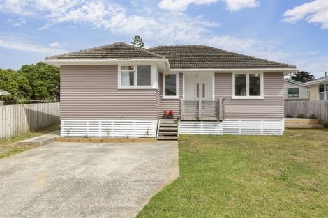 Photo of property in 2a Taupiri Crescent, Titahi Bay, Porirua, 5022