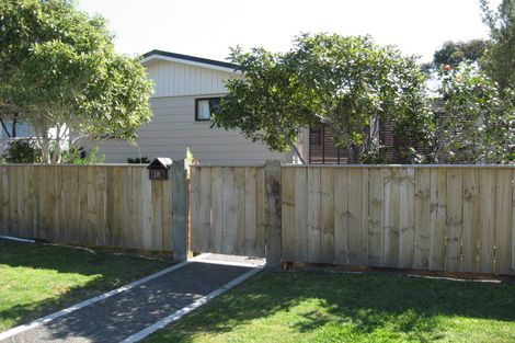 Photo of property in 18 Rosewood Place, Paraparaumu, 5032