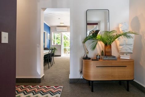 Photo of property in 2/15 Upper Lewisville Terrace, Thorndon, Wellington, 6011