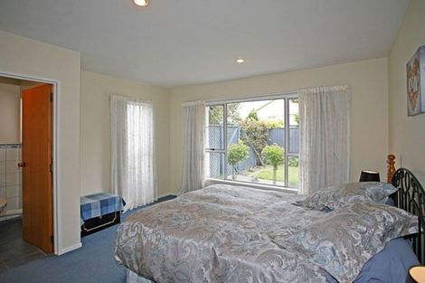 Photo of property in 5 Cherrywood Place, Redwood, Christchurch, 8051