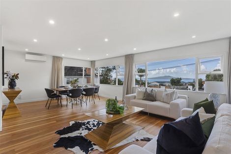 Photo of property in 130 Aberdeen Road, Campbells Bay, Auckland, 0620