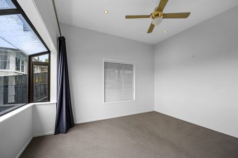 Photo of property in 28 Elizabeth Drive, West Harbour, Auckland, 0618