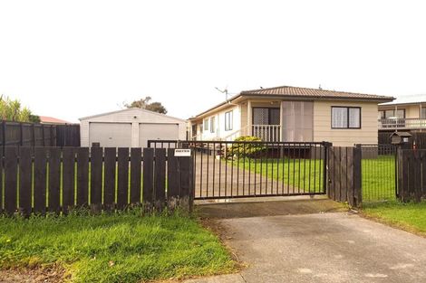Photo of property in 18 Dungarvon Place, Clendon Park, Auckland, 2103