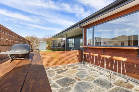 Photo of property in 2 Percy Lane, Wanaka, 9305