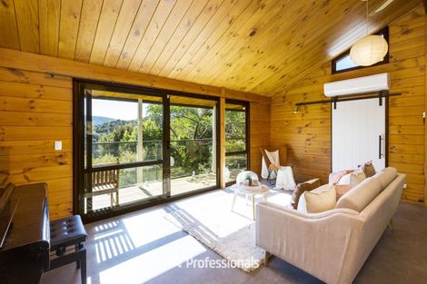 Photo of property in 10 Hobbit Lane, Pinehaven, Upper Hutt, 5371