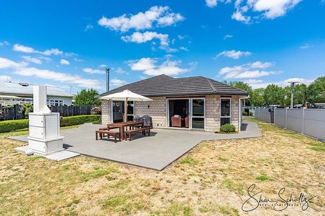 Photo of property in 18 Pahi Road, Paparoa, 0571