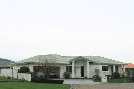 Photo of property in 15 Gresham Place, Taradale, Napier, 4112