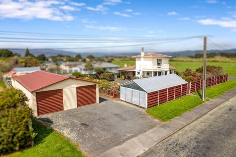 Photo of property in 2a Kiharoa Street, Otaki Beach, Otaki, 5512