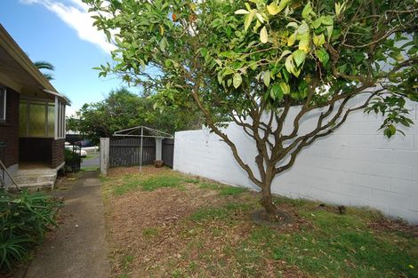 Photo of property in 1/17 Ballater Place, Highland Park, Auckland, 2010