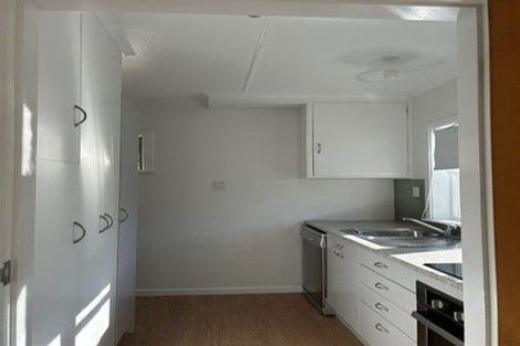 Photo of property in 18 Saulbrey Grove, Woburn, Lower Hutt, 5010