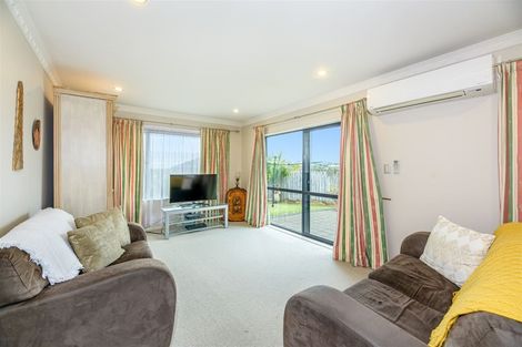 Photo of property in 39 Sapperton Drive, Henderson, Auckland, 0612