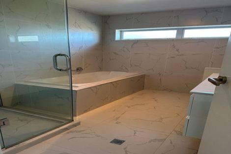 Photo of property in 77 Granville Drive, Massey, Auckland, 0614