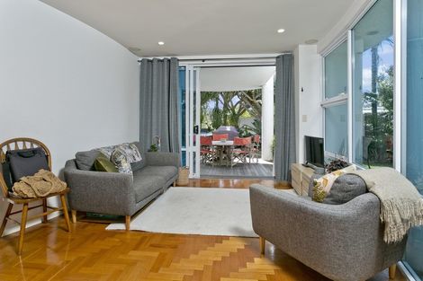 Photo of property in 1/3 Seaview Road, Milford, Auckland, 0620