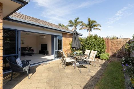 Photo of property in 54 Mcleod Place, Papamoa Beach, Papamoa, 3118
