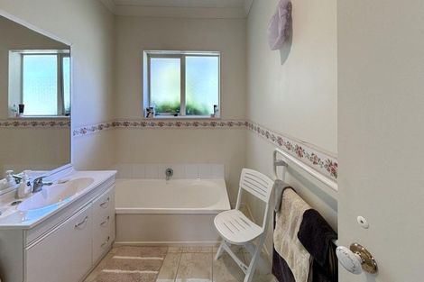 Photo of property in 74 Weggery Drive, Waikanae Beach, Waikanae, 5036