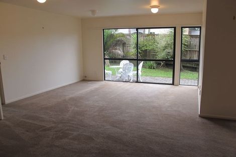 Photo of property in 19 Calypso Way, Unsworth Heights, Auckland, 0632