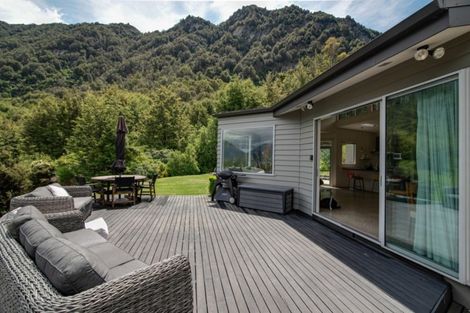 Photo of property in 11 Tall Tree Lane, Mount Creighton, Queenstown, 9371