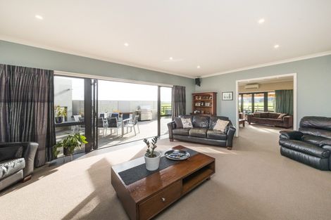 Photo of property in 2757 State Highway 1, Rongotea, Palmerston North, 4479