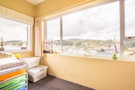 Photo of property in 17 Scotland Terrace, Green Island, Dunedin, 9018