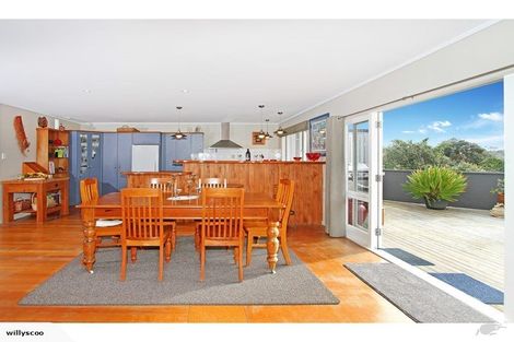 Photo of property in 4 Weatherly Road, Torbay, Auckland, 0630