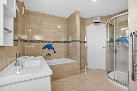 Photo of property in 216 Alec Craig Way, Gulf Harbour, Whangaparaoa, 0930