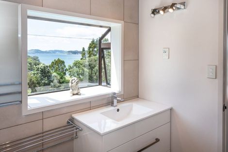 Photo of property in 9a Puriri Place, Whitianga, 3510