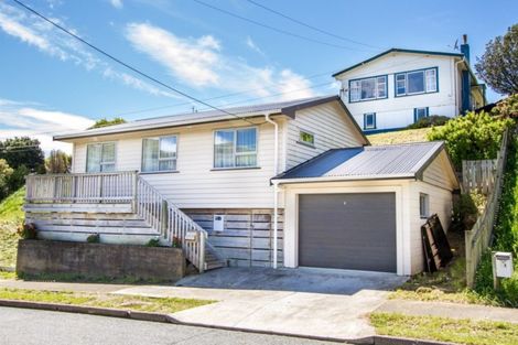Photo of property in 9 Anthony Street, Tawa, Wellington, 5028