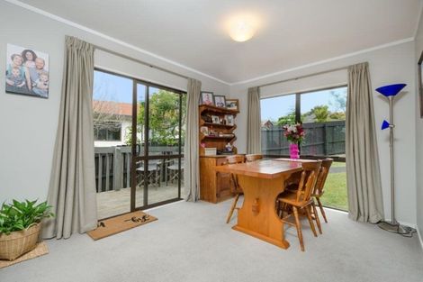 Photo of property in 19 Jacinta Grove, Swanson, Auckland, 0612
