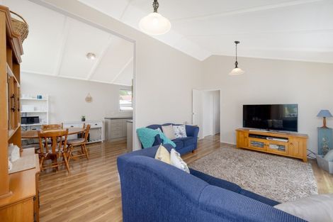 Photo of property in 4 Tangelo Place, Bucklands Beach, Auckland, 2012