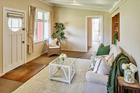 Photo of property in 10 Lambley Road, Titahi Bay, Porirua, 5022