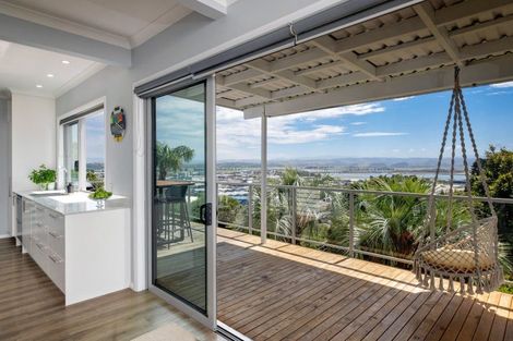 Photo of property in 52 Simla Terrace, Hospital Hill, Napier, 4110