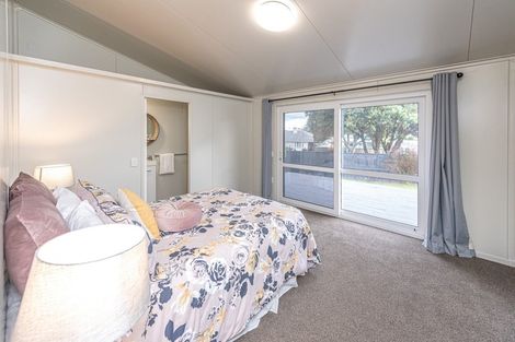 Photo of property in 10 Karaka Street, Castlecliff, Whanganui, 4501