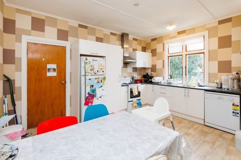 Photo of property in 214 Park Road, Hokowhitu, Palmerston North, 4410